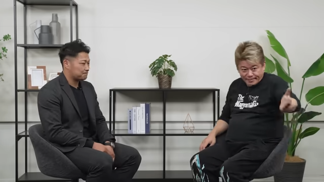 堀江貴文と堤邦博©ホリエモンチャンネル