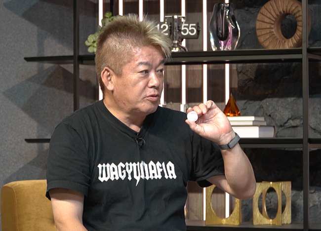 インタビュー中の堀江さんと嘉数さん3-2©ZEROICHI